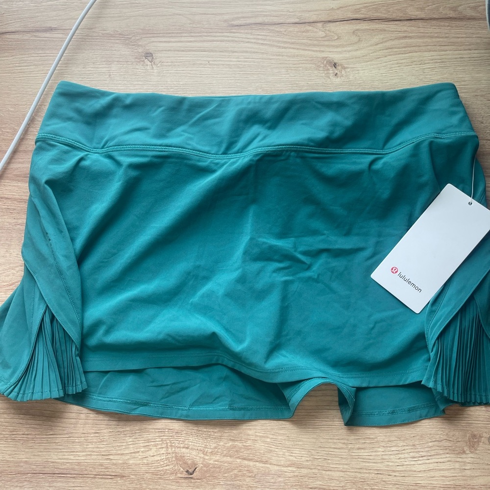 Lululemon Play off the Pleats Skirt